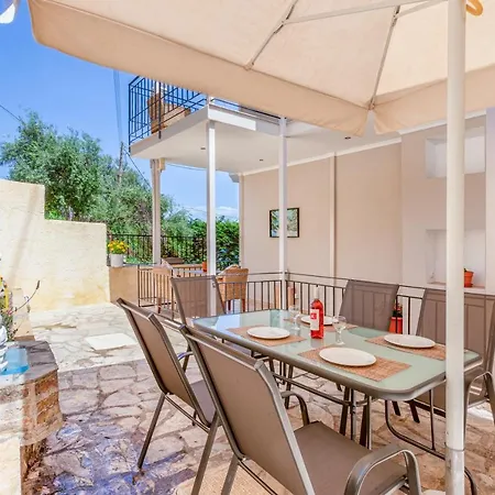 Limani Aparthotel 4*