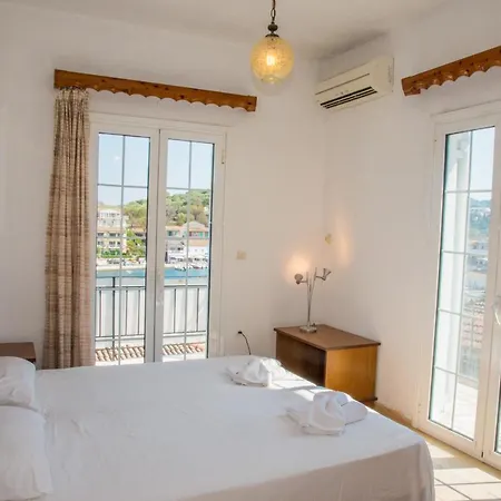 Limani Aparthotel *