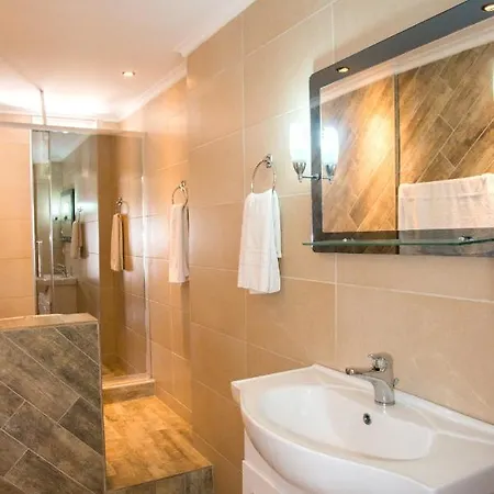 Limani Aparthotel *