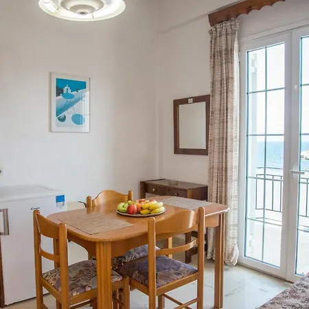 Aparthotel Limani *
