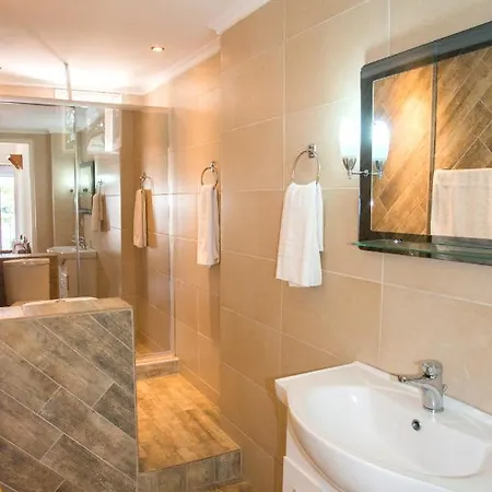 Aparthotel Limani *