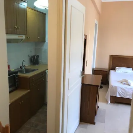 Limani Aparthotel