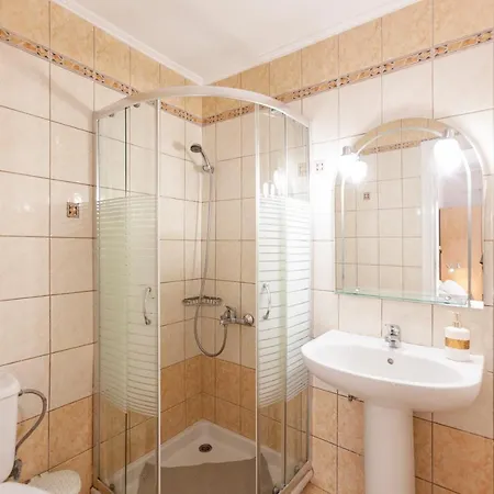 Aparthotel Limani *