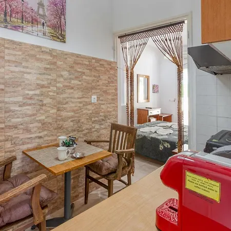 Limani Aparthotel