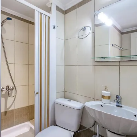 Aparthotel Limani *