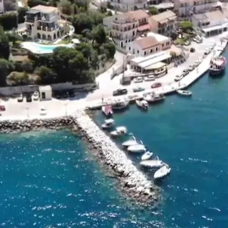 Aparthotel Limani *