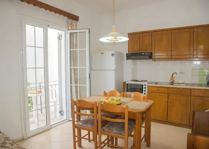 Limani Aparthotel