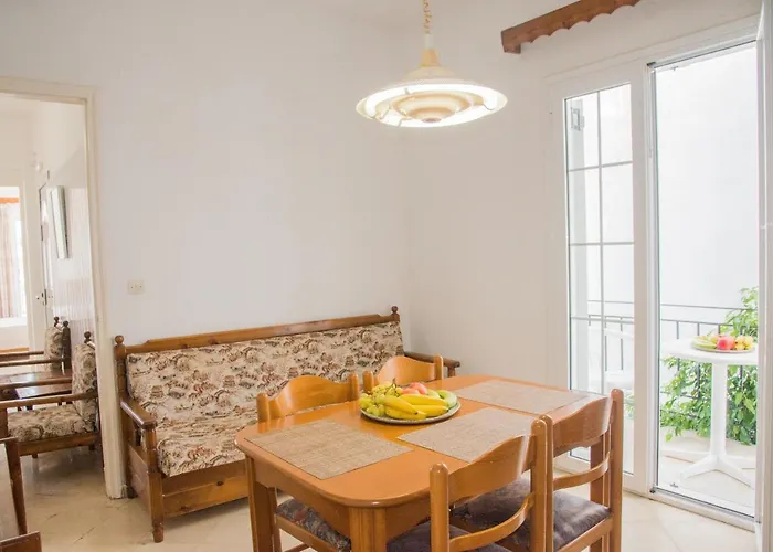 Limani Aparthotel 4*