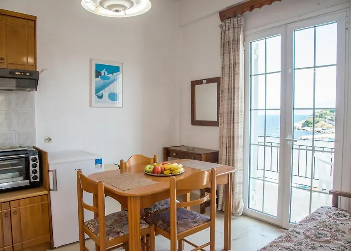 Aparthotel Limani 4*