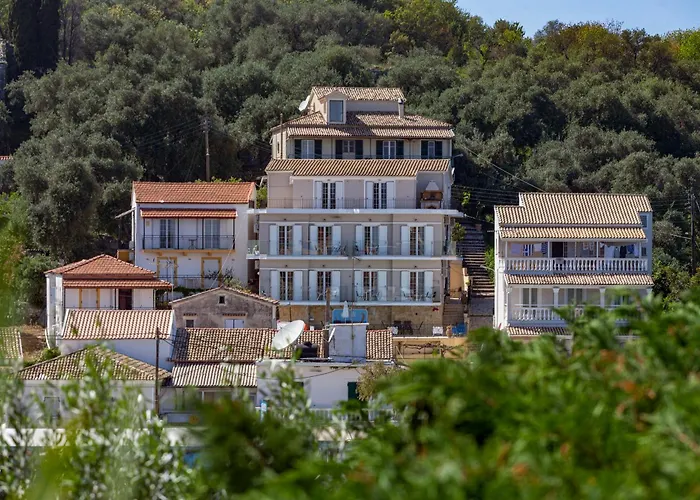 Aparthotel Limani 4*